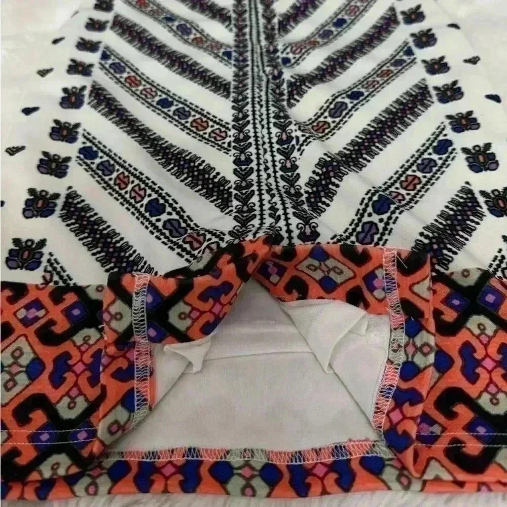 Women’s XS Colourful Pattern Pencil Skirt with a  Flattering Back Slit - Picture 10 of 14